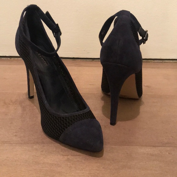 Navy Pumps - Picture 4 of 5